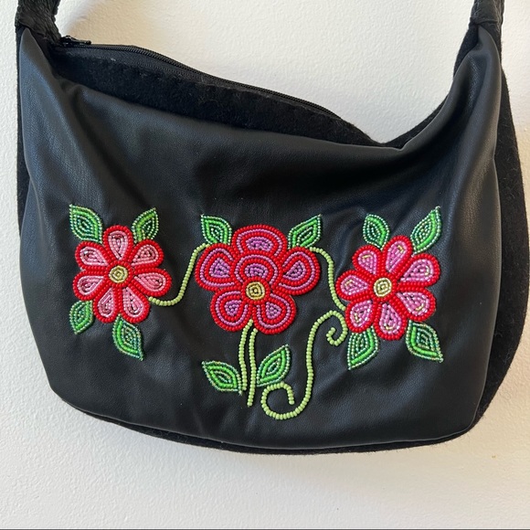 Custom Beaded First Nations Cross Body Black Leather and Felt Purse - Picture 3 of 11